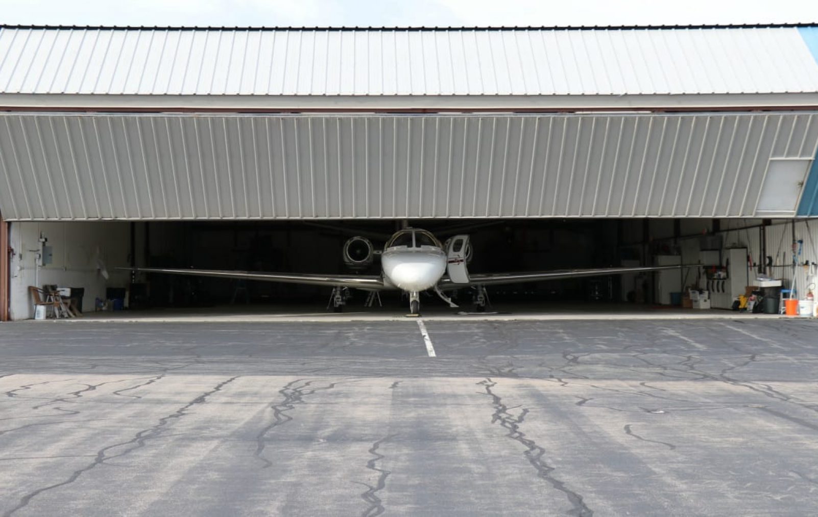 Hanger 3 Hanger 3